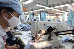 Kinh doanh  lao dốc , ngành dệt may đặt kỳ vọng vào mùa mua sắm cuối năm